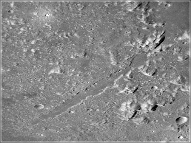Vallis_Alpes_Rille_Moon_2009-02-06_03-26_0004_wvs_2_present.jpg